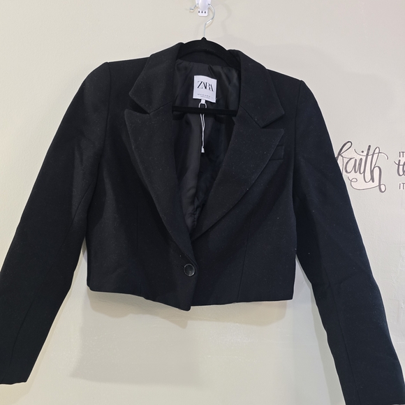 Zara Jackets & Blazers - Zara Black Cropped Blazer Jacket